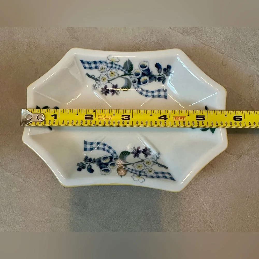 Sheridan Porcelain Ceramic Soap Dish, Cup, Blue Yellow White Flowers EUC